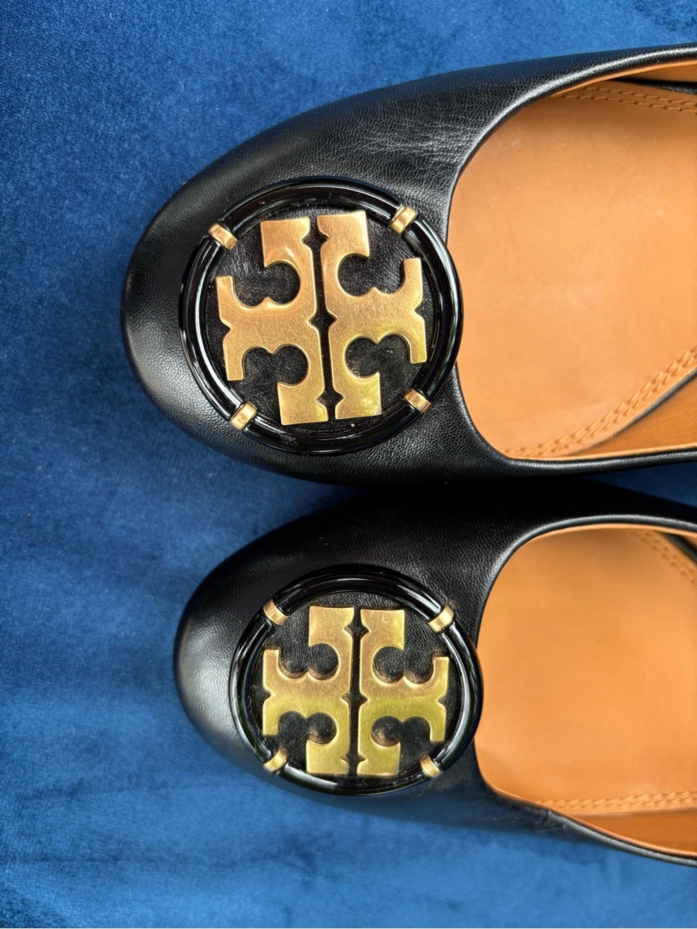Tory Burch Black Leather Ballet Flats with Gold Logo Medallionw. Size 8.5 - Picture 10 of 11